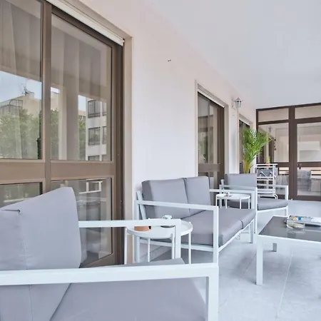 Elegant Guia Apartment