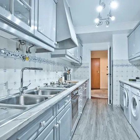 Elegant Guia Apartment *